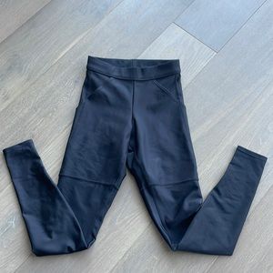 AlO yoga black leggings